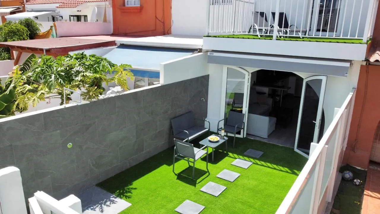 New Garden Solarium Bungalow マスパロマス 別荘